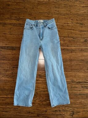 Abercrombie & Fitch The 90’s Relaxed Jean High Rise Straight-Leg Jeans